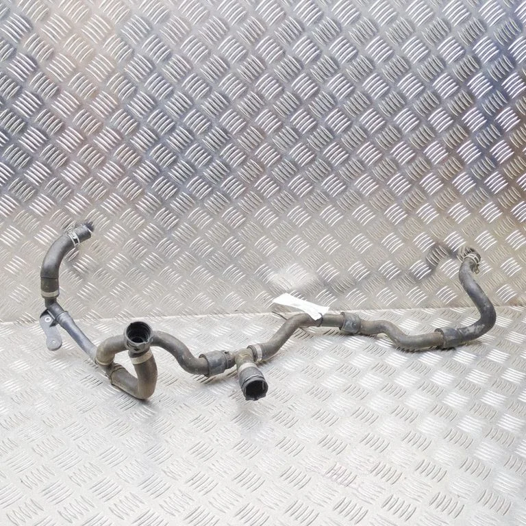 Mootori jahutusvedeliku toru / voolik – Porsche Taycan 9J1 (2019-)