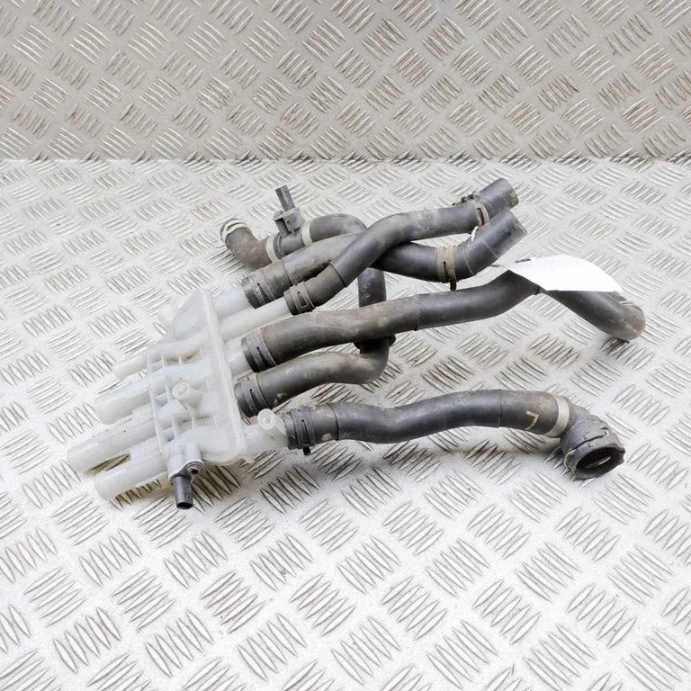 Engine coolant pipe/hose – Porsche Taycan 9J1 (2019-)