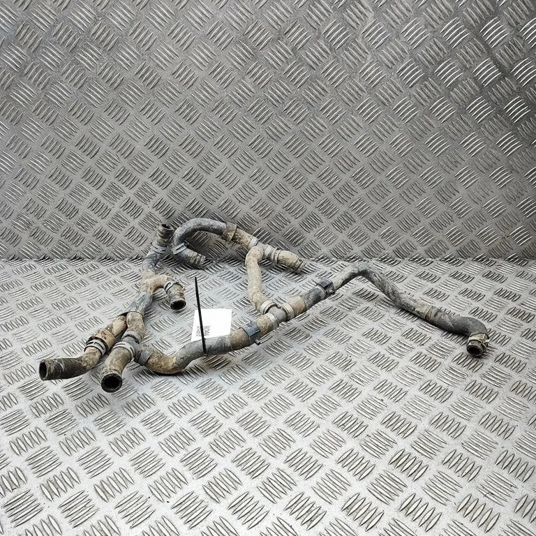 Motora dzesēšanas caurule (-es)/šļūtene (-es) 1EA122049AQ