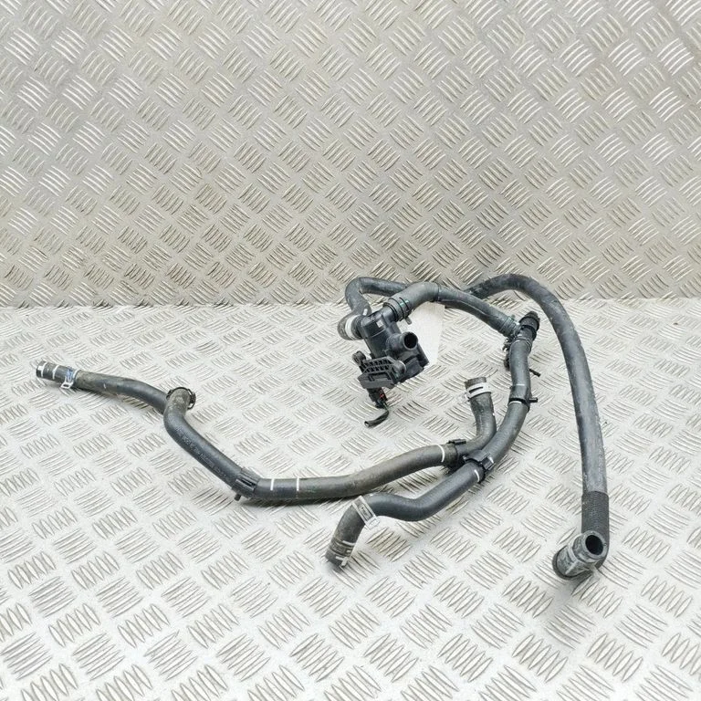 Motora dzesēšanas caurule (-es)/šļūtene (-es) 8890237974
