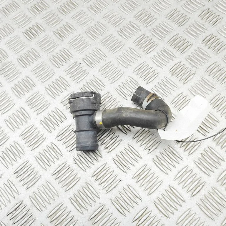 Przewody układu chłodzenia silnika 5Q0122291K