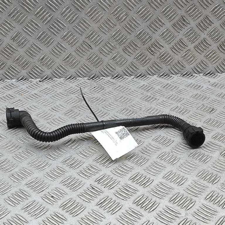 Engine coolant pipe/hose
