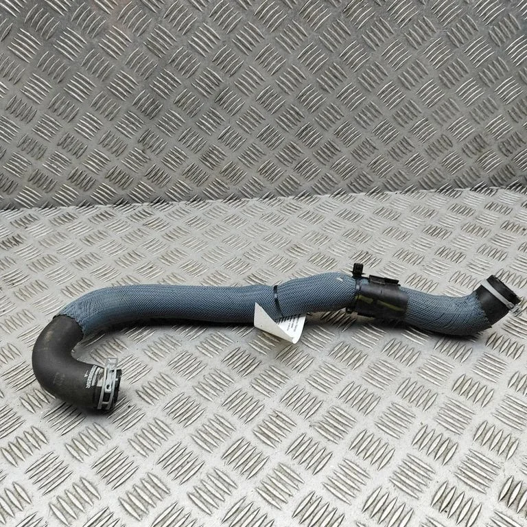 Motora dzesēšanas caurule (-es)/šļūtene (-es) 215038825R