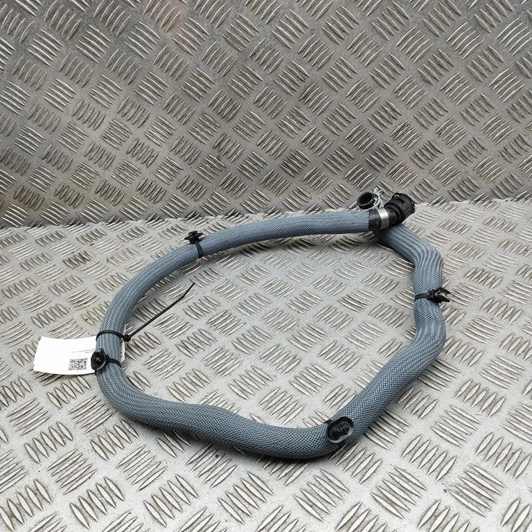 Motora dzesēšanas caurule (-es)/šļūtene (-es) 215014028R