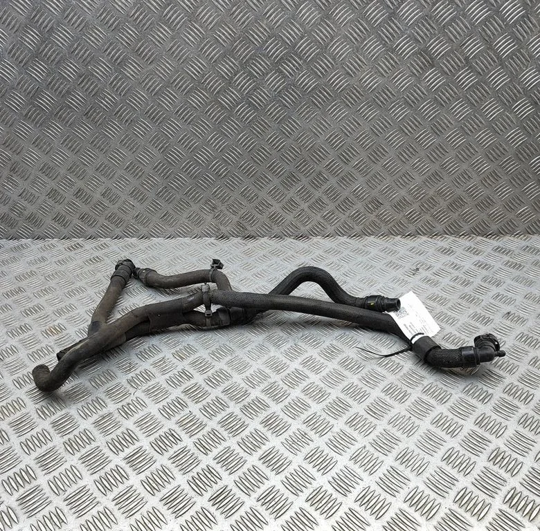 Motora dzesēšanas caurule (-es)/šļūtene (-es) 924102546R
