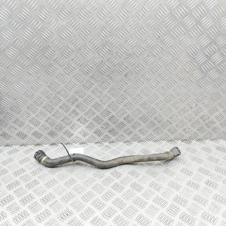 Motora dzesēšanas caurule (-es)/šļūtene (-es) A2135015900