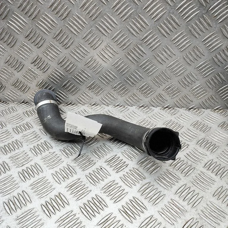 Motora dzesēšanas caurule (-es)/šļūtene (-es) A2235011801