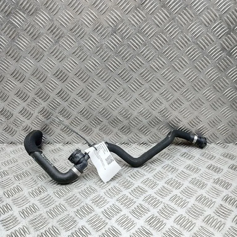 Motora dzesēšanas caurule (-es)/šļūtene (-es) A2235007000