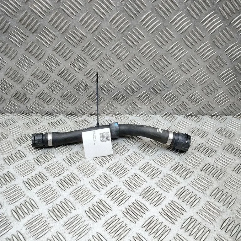 Motora dzesēšanas caurule (-es)/šļūtene (-es) A2235017901