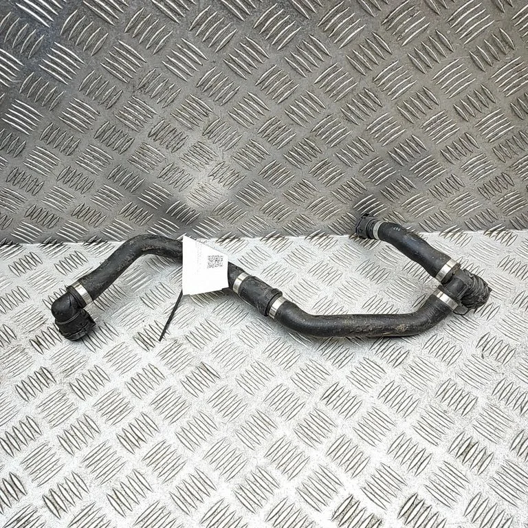 Motora dzesēšanas caurule (-es)/šļūtene (-es) A2135015401