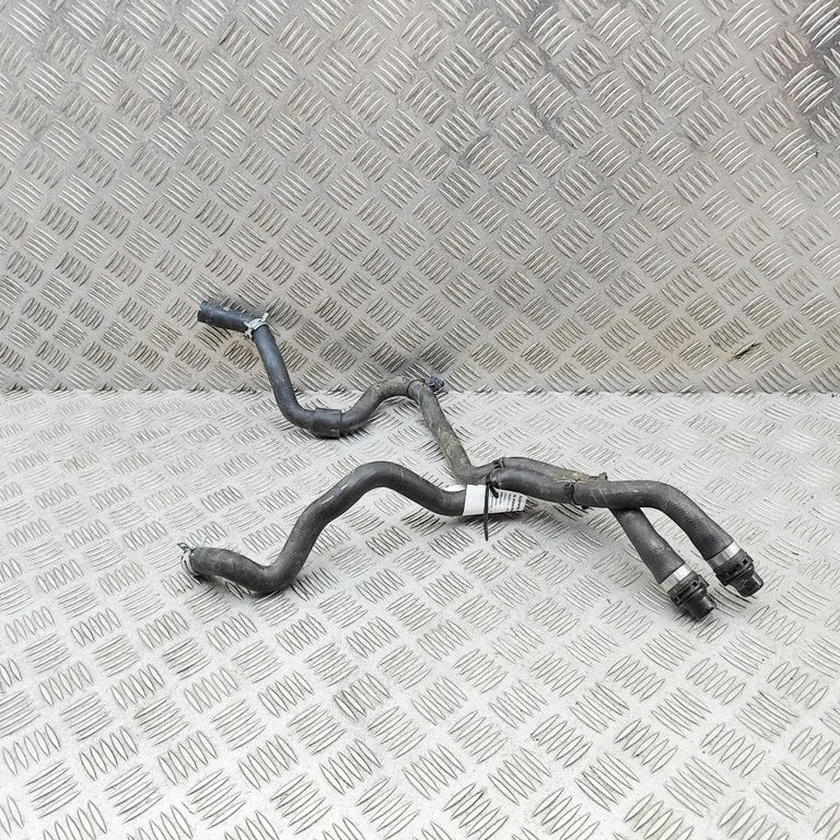 Motora dzesēšanas caurule (-es)/šļūtene (-es) 32339557
