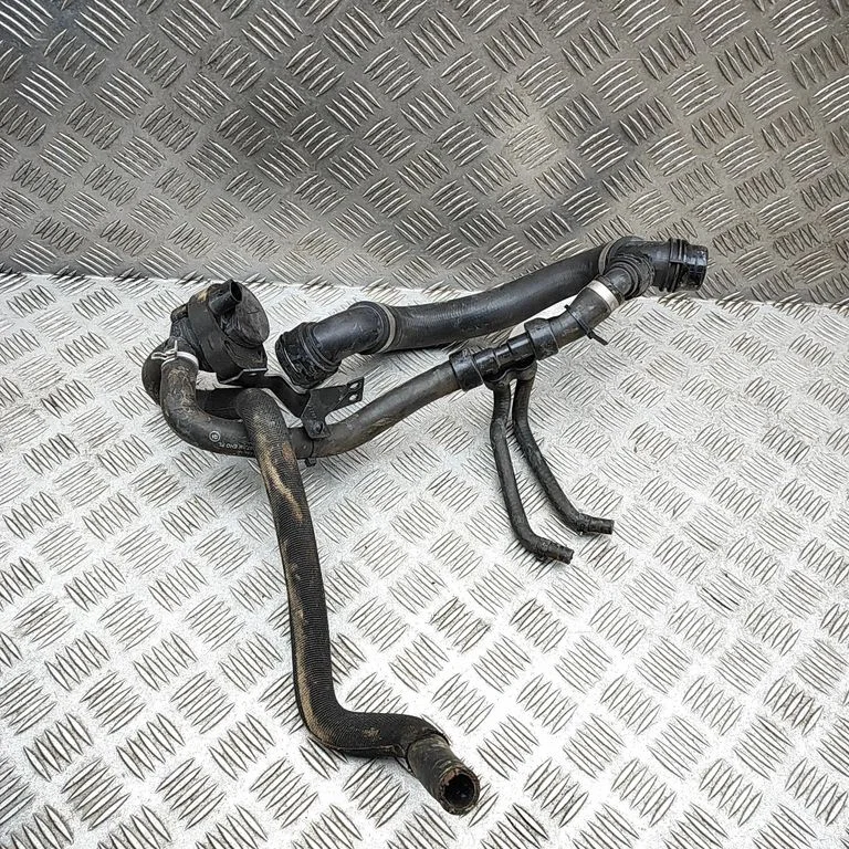 Motora dzesēšanas caurule (-es)/šļūtene (-es) A2538304800