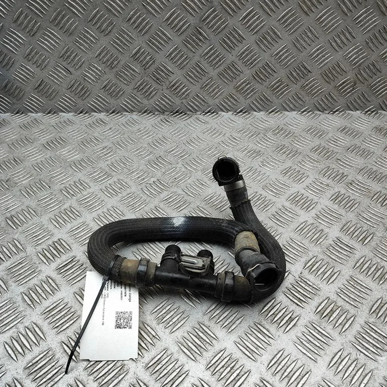 Przewody układu chłodzenia silnika 9826182080