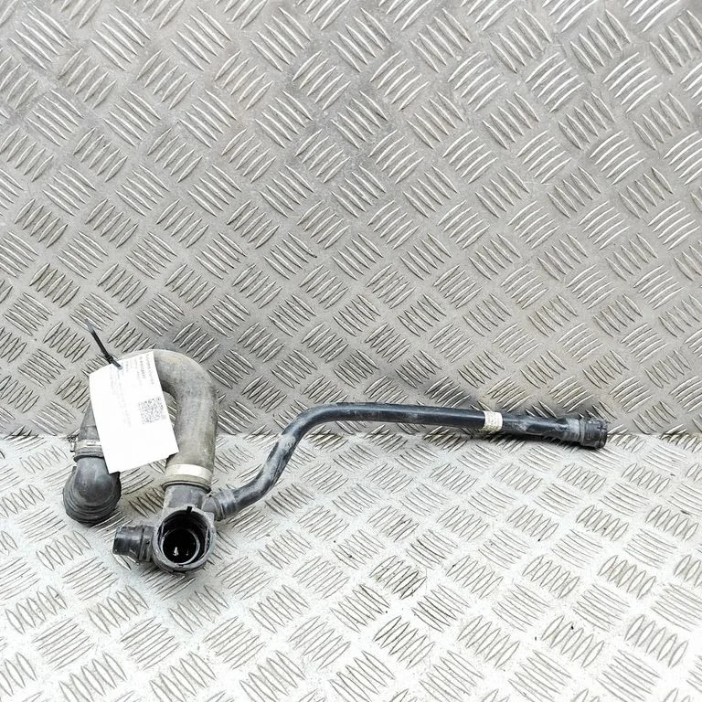 Motora dzesēšanas caurule (-es)/šļūtene (-es) A1775011301