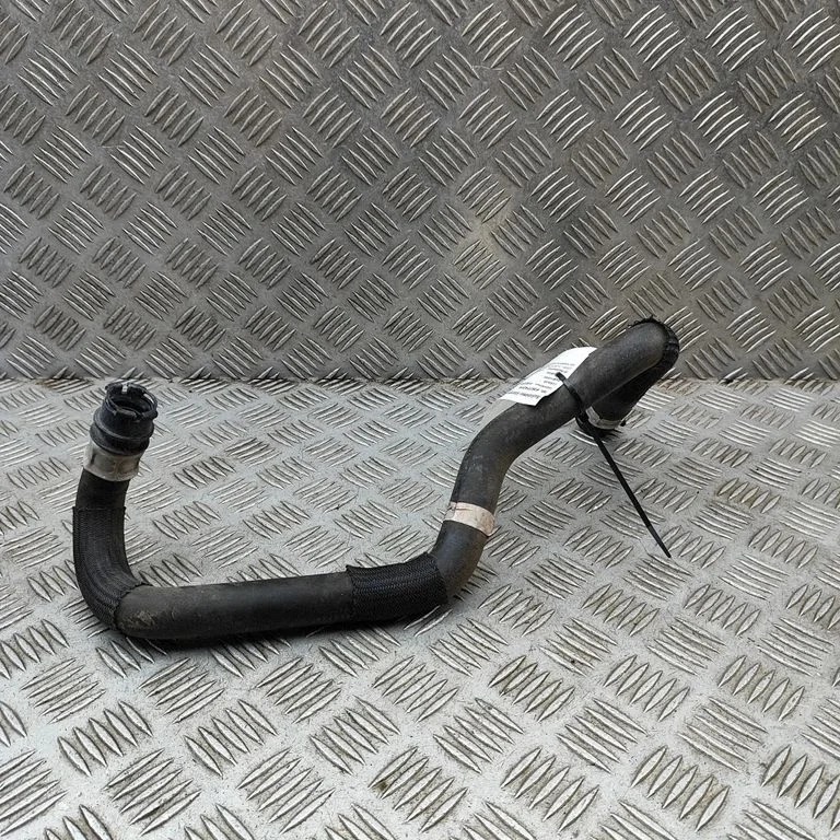 Motora dzesēšanas caurule (-es)/šļūtene (-es)