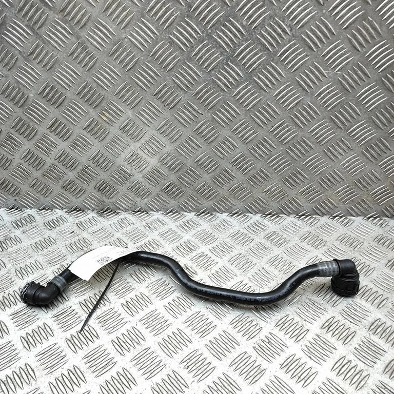 Motora dzesēšanas caurule (-es)/šļūtene (-es) A2435001500