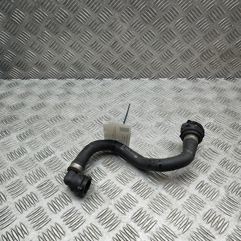 Motora dzesēšanas caurule (-es)/šļūtene (-es) A2435002800