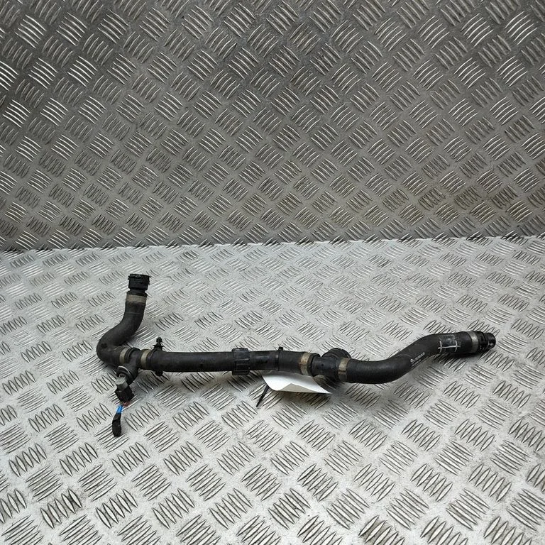 Motora dzesēšanas caurule (-es)/šļūtene (-es) A2435000400