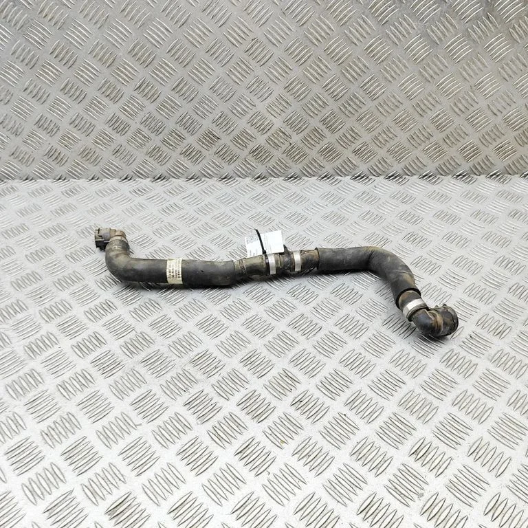 Motora dzesēšanas caurule (-es)/šļūtene (-es) A2978308502