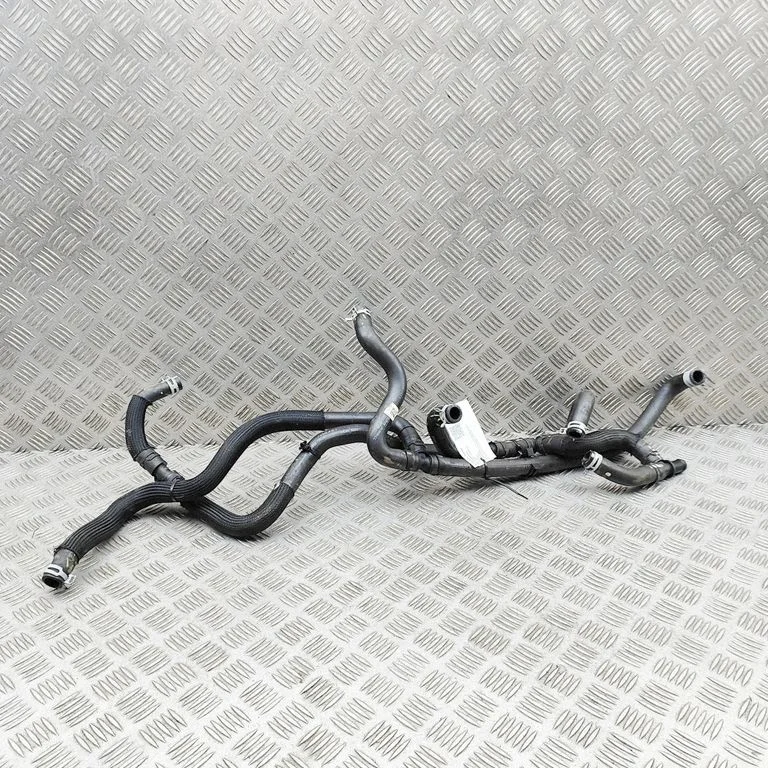 Mootori jahutusvedeliku toru / voolik LJ938D050CD