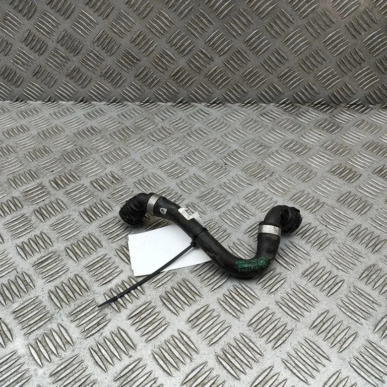 Przewody układu chłodzenia silnika 8742085