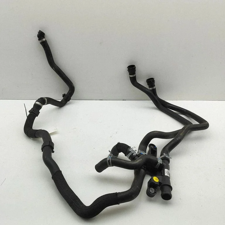Engine coolant pipe/hose 85E122062E