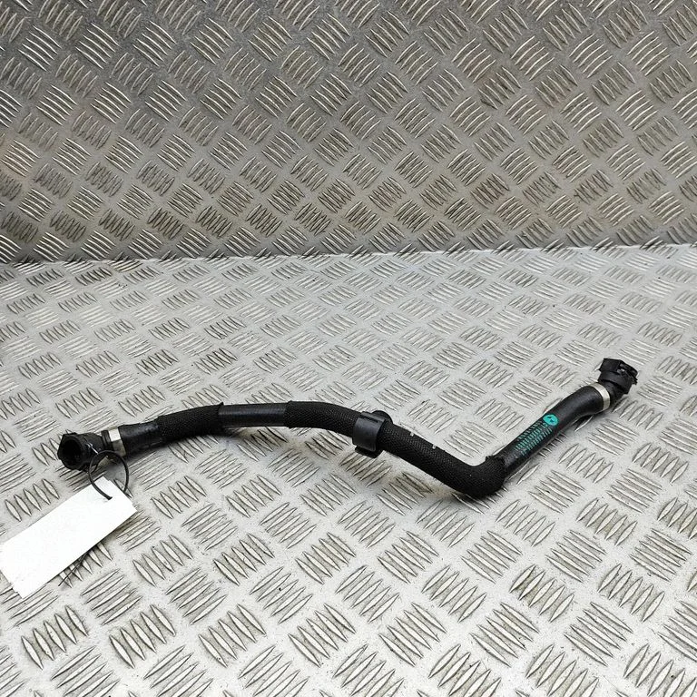 Przewody układu chłodzenia silnika 8598055