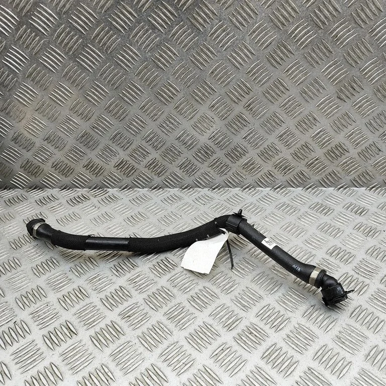 Przewody układu chłodzenia silnika 8598055
