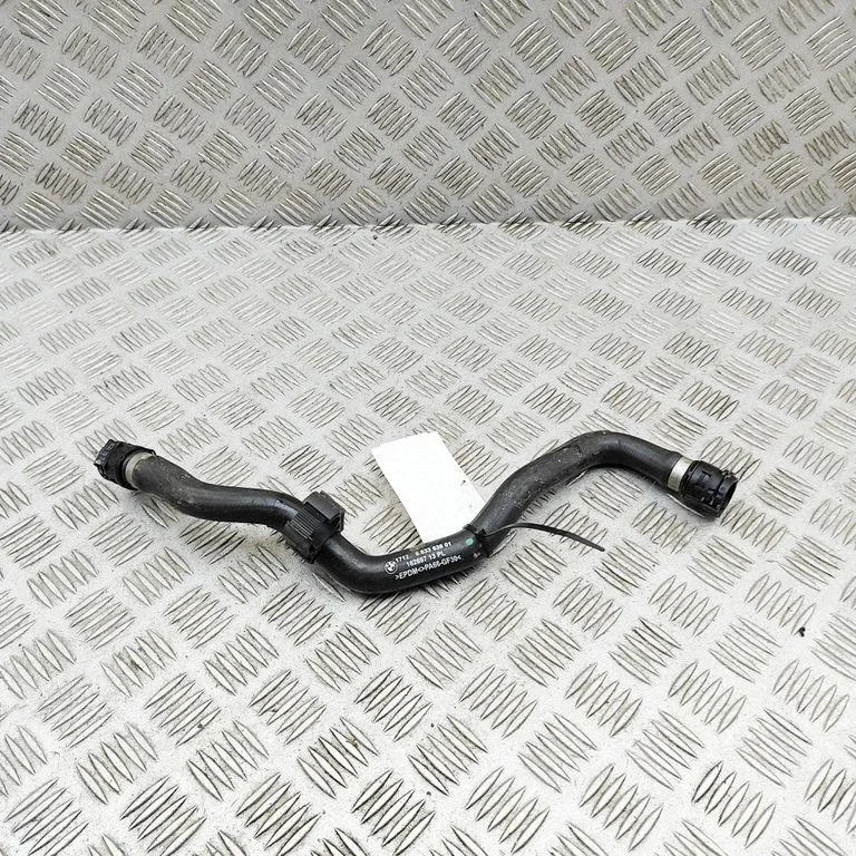 Motora dzesēšanas caurule (-es)/šļūtene (-es) 8833638