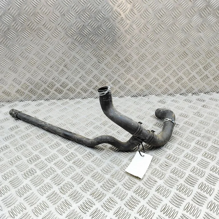 Mootori jahutusvedeliku toru / voolik KK318B273AE