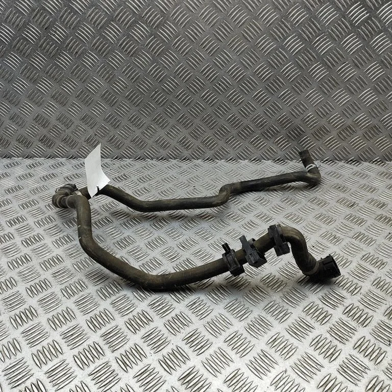 Motora dzesēšanas caurule (-es)/šļūtene (-es) A9108304900
