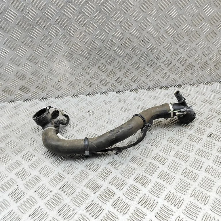 Przewody układu chłodzenia silnika HK838286FB