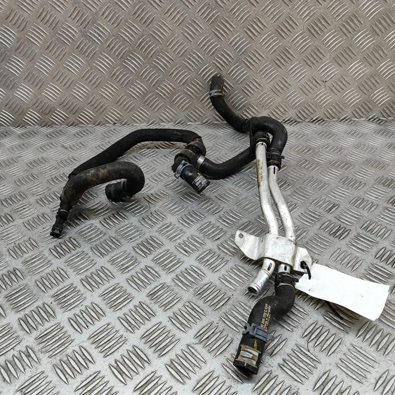 Mootori jahutusvedeliku toru / voolik 4M0819857C