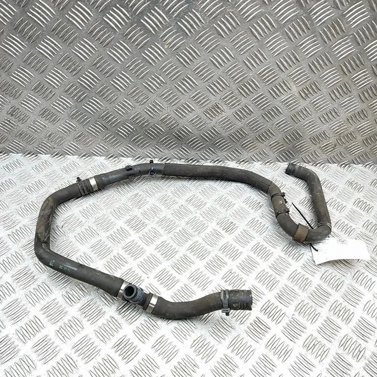 Motora dzesēšanas caurule (-es)/šļūtene (-es) A2468304596