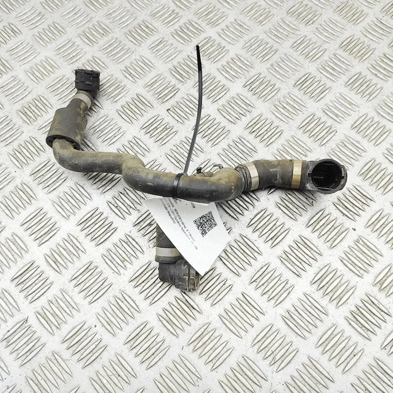 Motora dzesēšanas caurule (-es)/šļūtene (-es) A2135016982
