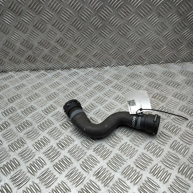 Motora dzesēšanas caurule (-es)/šļūtene (-es) 8W0122101H