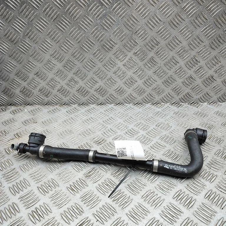 Motora dzesēšanas caurule (-es)/šļūtene (-es) A2235000601