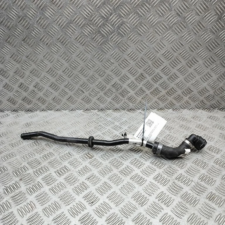 Motora dzesēšanas caurule (-es)/šļūtene (-es) A2235011501