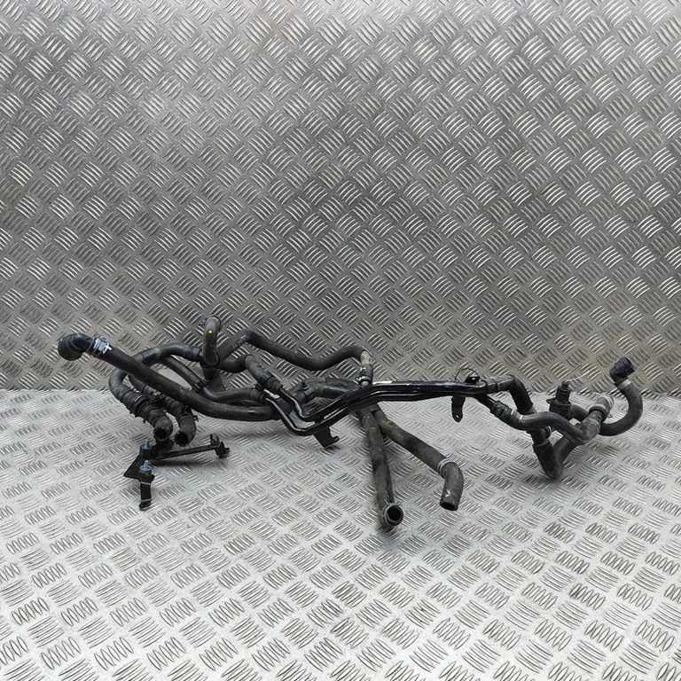 Mootori jahutusvedeliku toru / voolik 7T0122086D