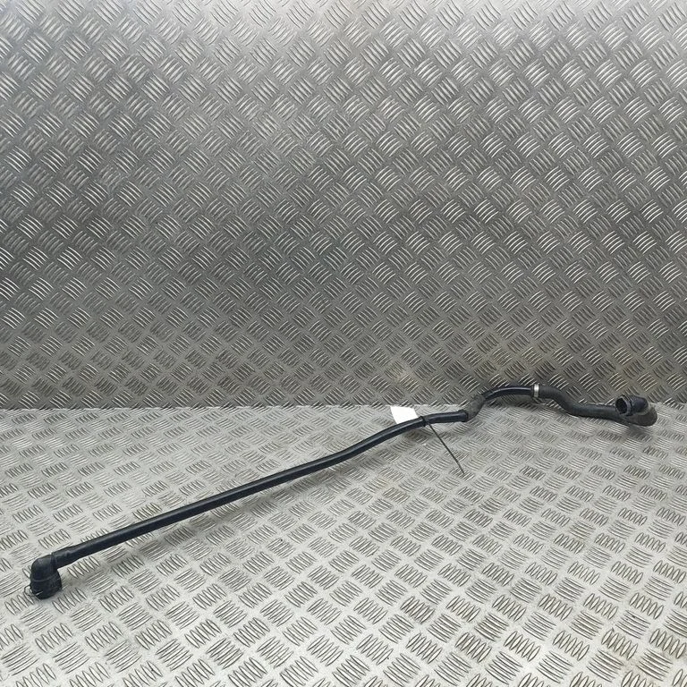 Motora dzesēšanas caurule (-es)/šļūtene (-es) A2135002100