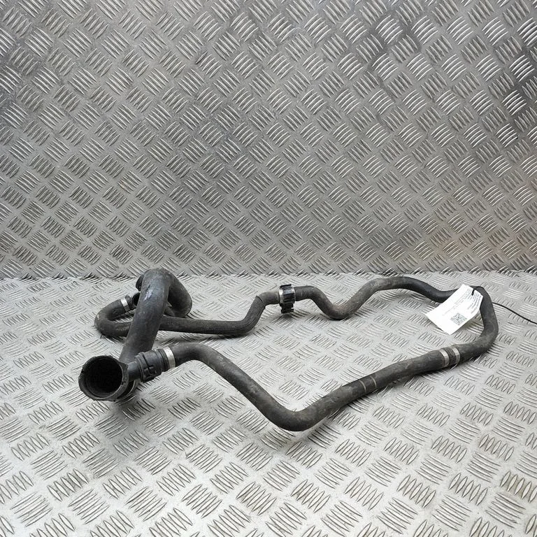 Engine coolant pipe/hose 8673992