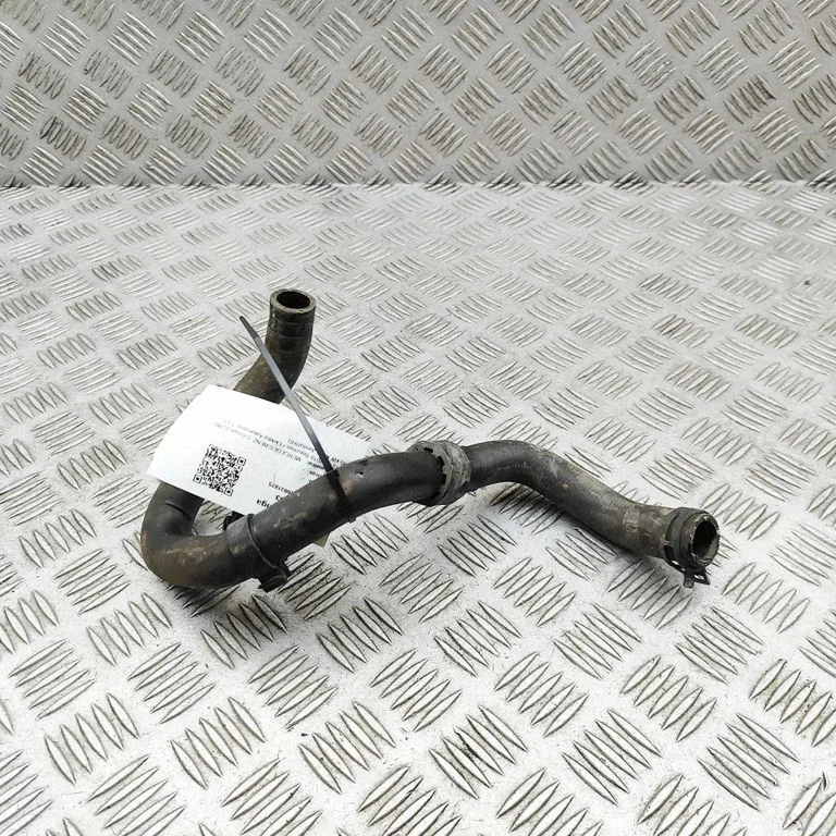 Motora dzesēšanas caurule (-es)/šļūtene (-es) A2058309005