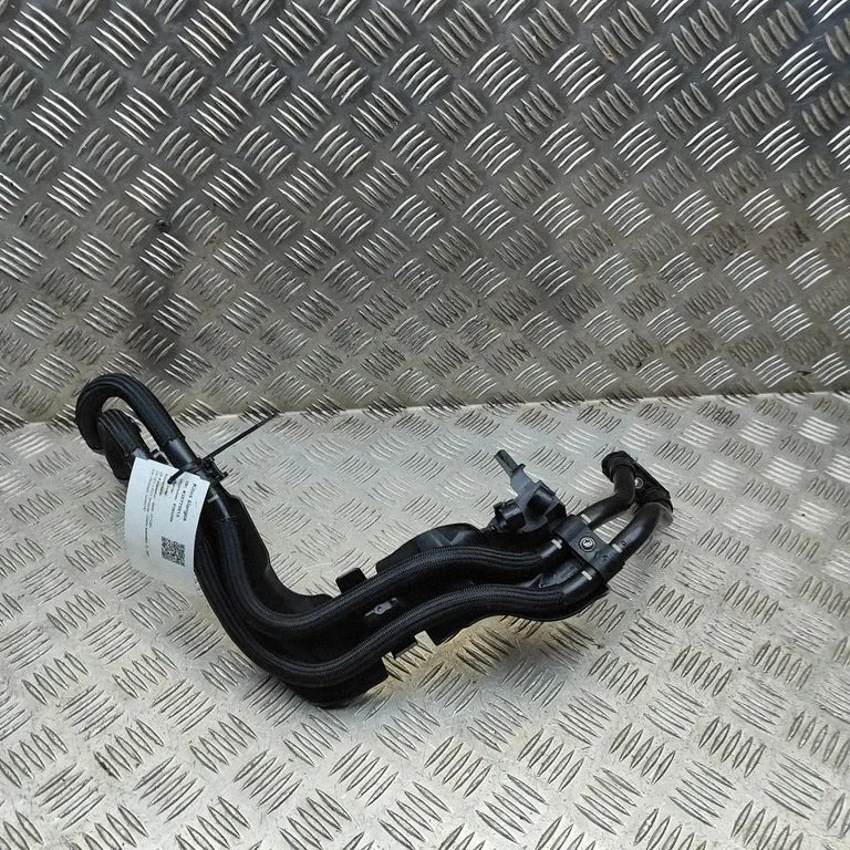 Motora dzesēšanas caurule (-es)/šļūtene (-es) 9845877