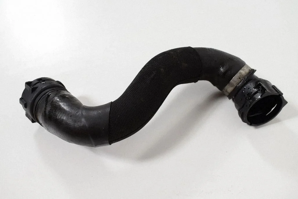 Engine coolant pipe/hose – BMW 1 Series E82 E88 (2007-2014)