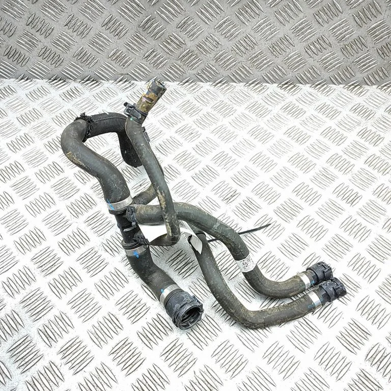 Motora dzesēšanas caurule (-es)/šļūtene (-es) A1675013304