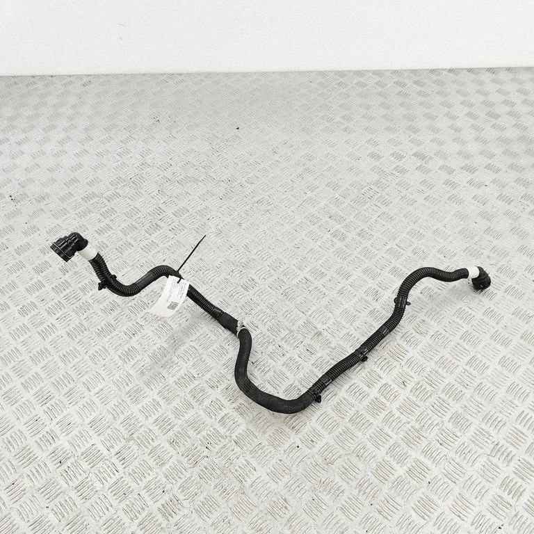 Engine coolant pipe/hose – Tesla Model Y (2020-)