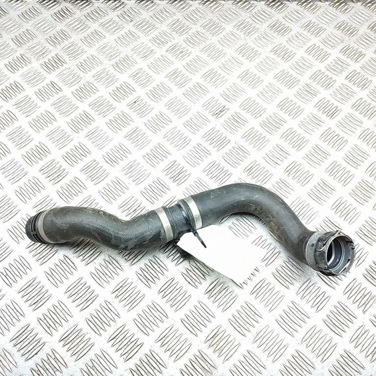 Motora dzesēšanas caurule (-es)/šļūtene (-es) A1675004401