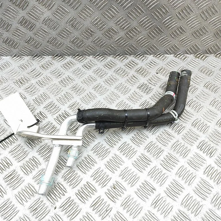 Motora dzesēšanas caurule (-es)/šļūtene (-es) LJ9318C266PB