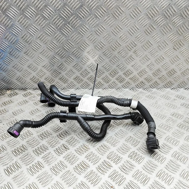 Mootori jahutusvedeliku toru / voolik M8E218K620AC