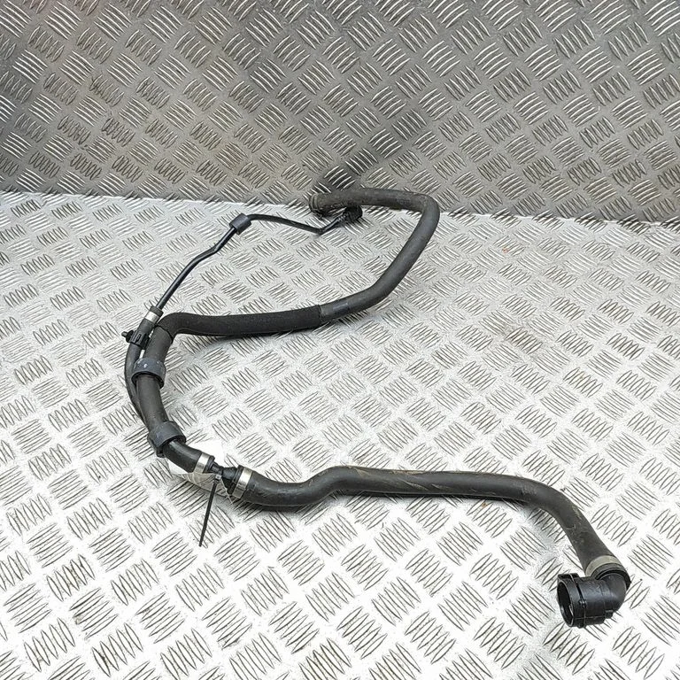 Motora dzesēšanas caurule (-es)/šļūtene (-es) 8743389